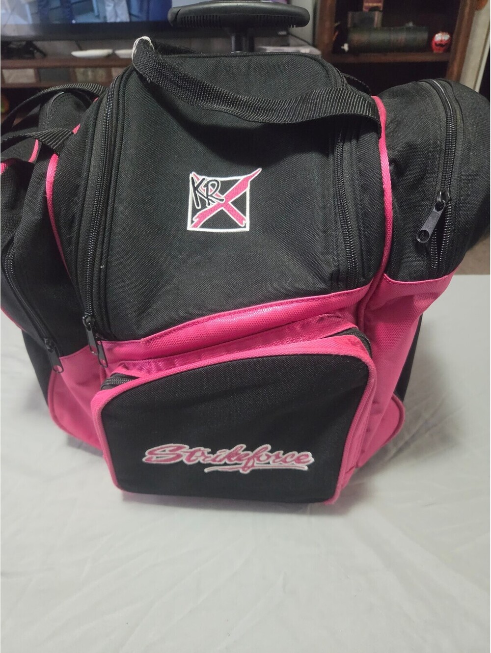 Pyramid Path Bowling Ball 10.5 lb Blue Black White w/ Strikeforce Roller Bag